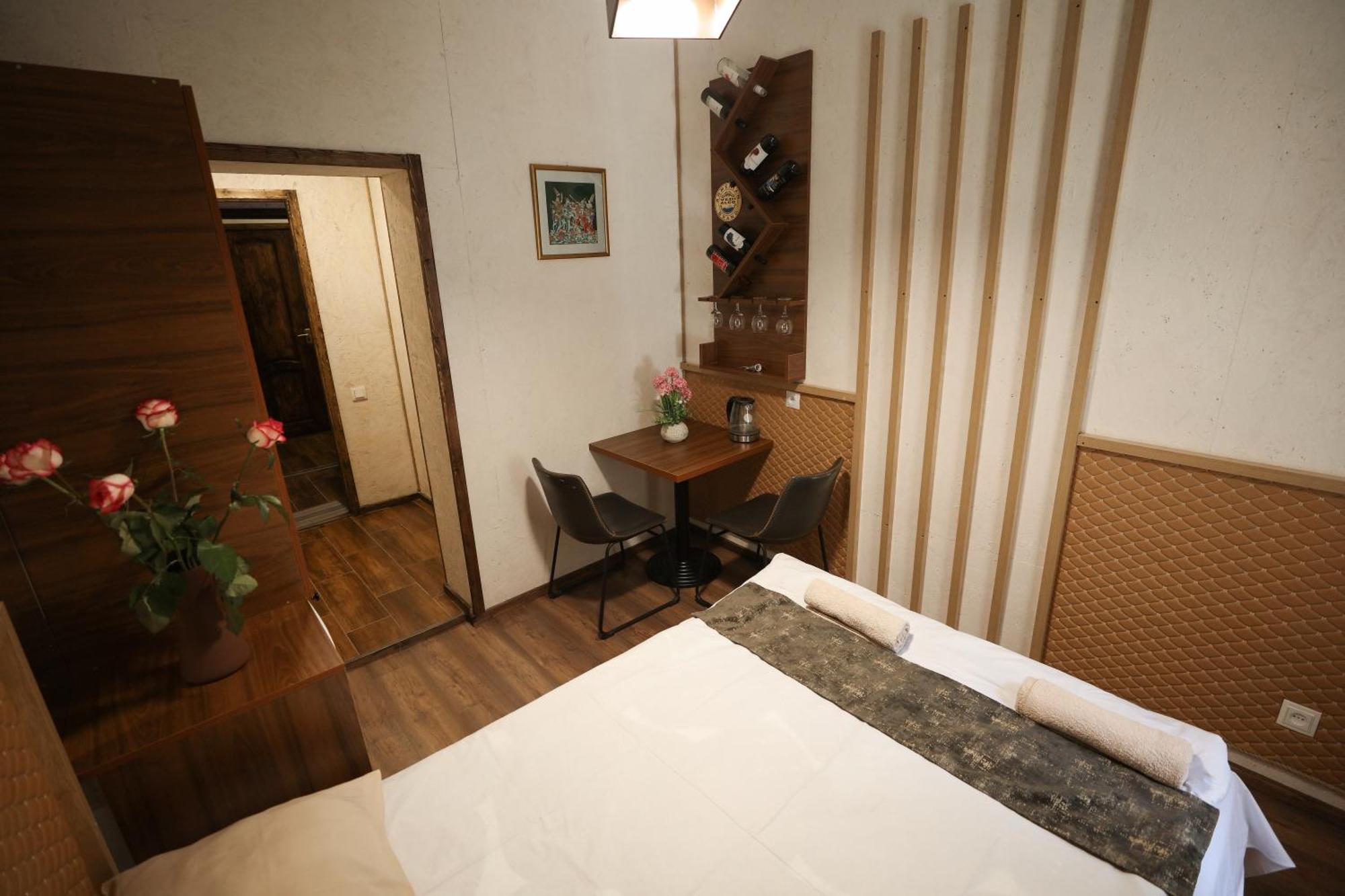 U Ashota Hotel Yerevan Exterior photo