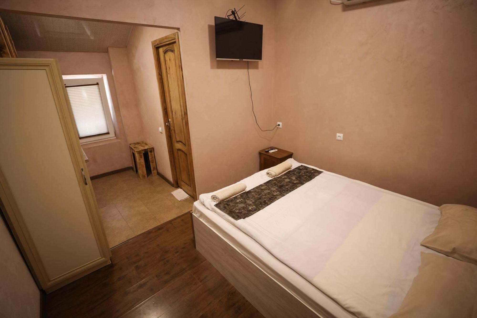 U Ashota Hotel Yerevan Exterior photo