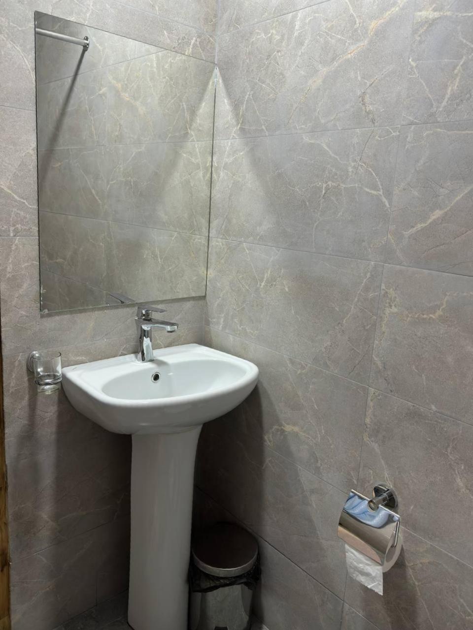 U Ashota Hotel Yerevan Exterior photo